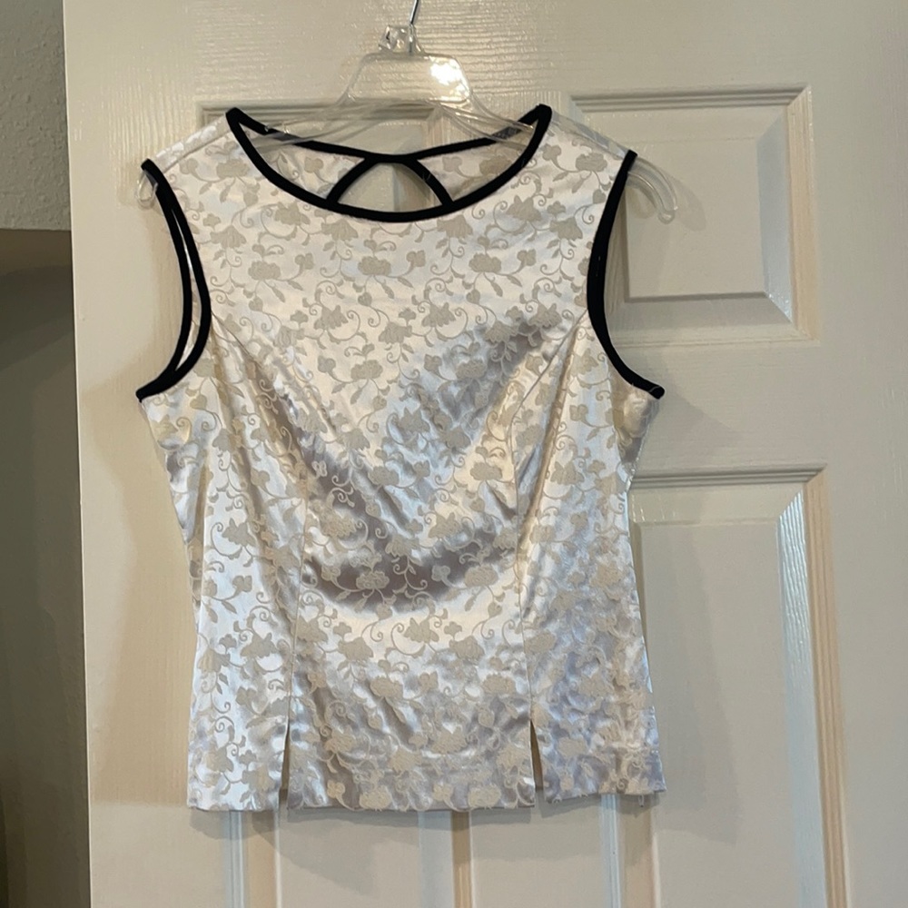 Jessica Howard brand white tank top